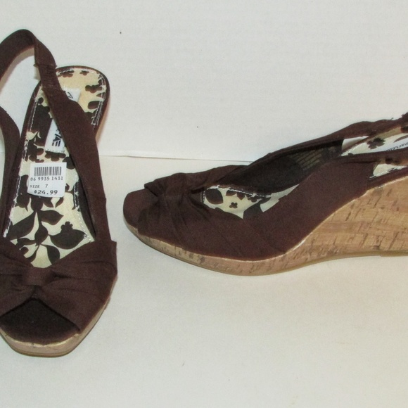 American Eagle Outfitters Shoes - American Eagle cork wedge‎ brown fabric sandals 7